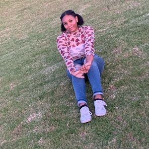 Meet your Posher, Emoni